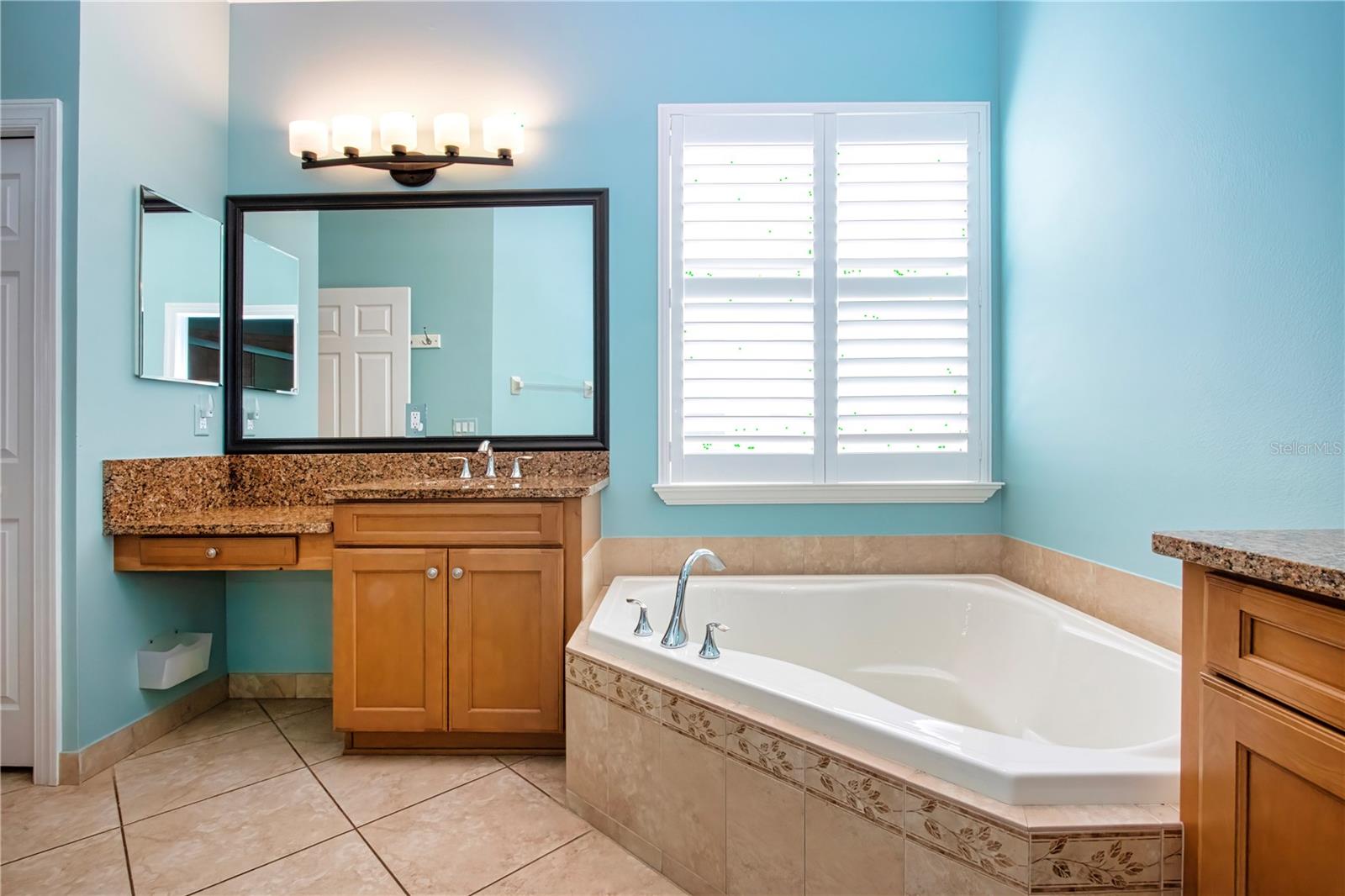 15847 Cobble Mill Dr Property Photo 26