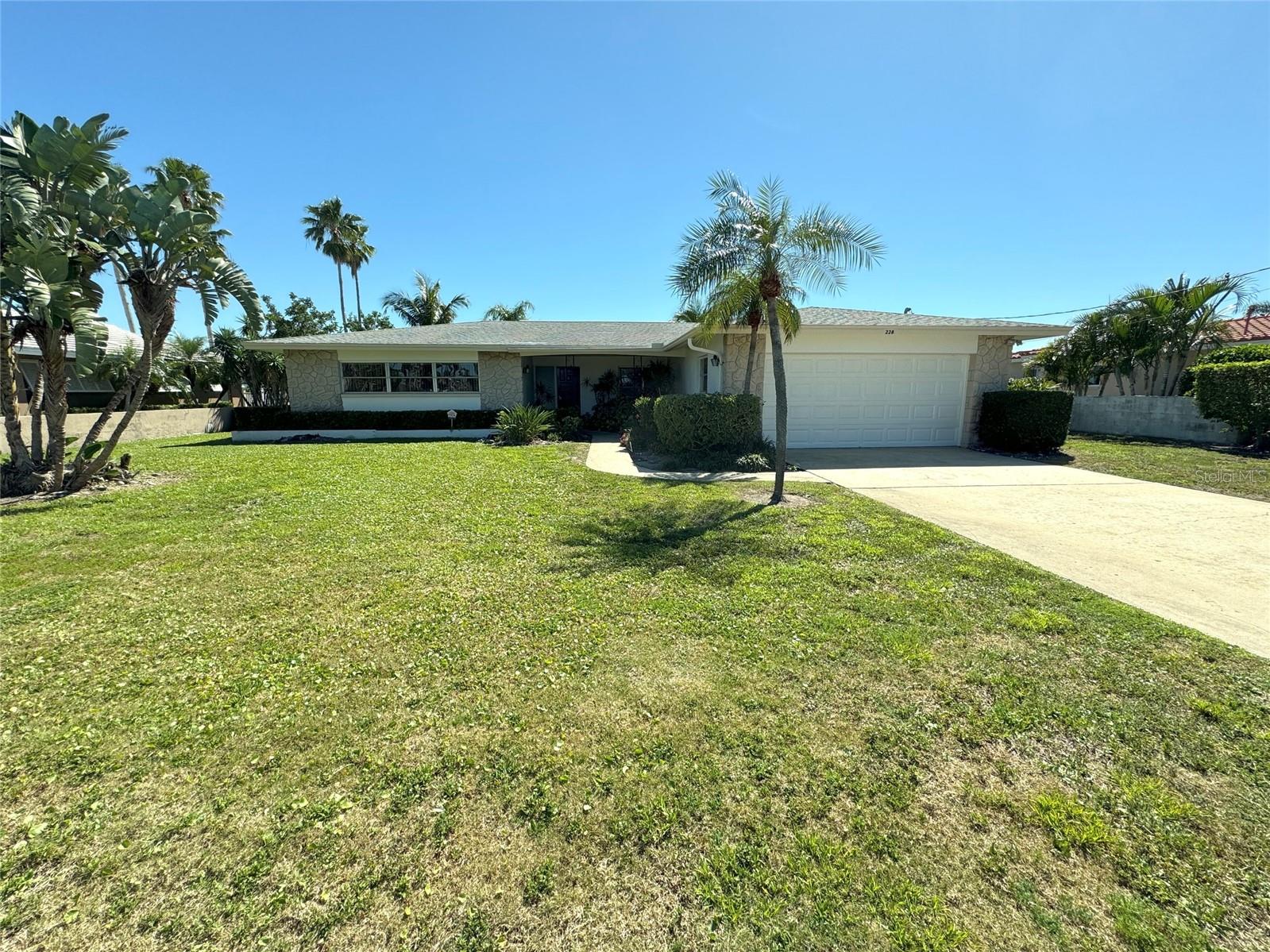 228 HOWARD DR Property Photo 1