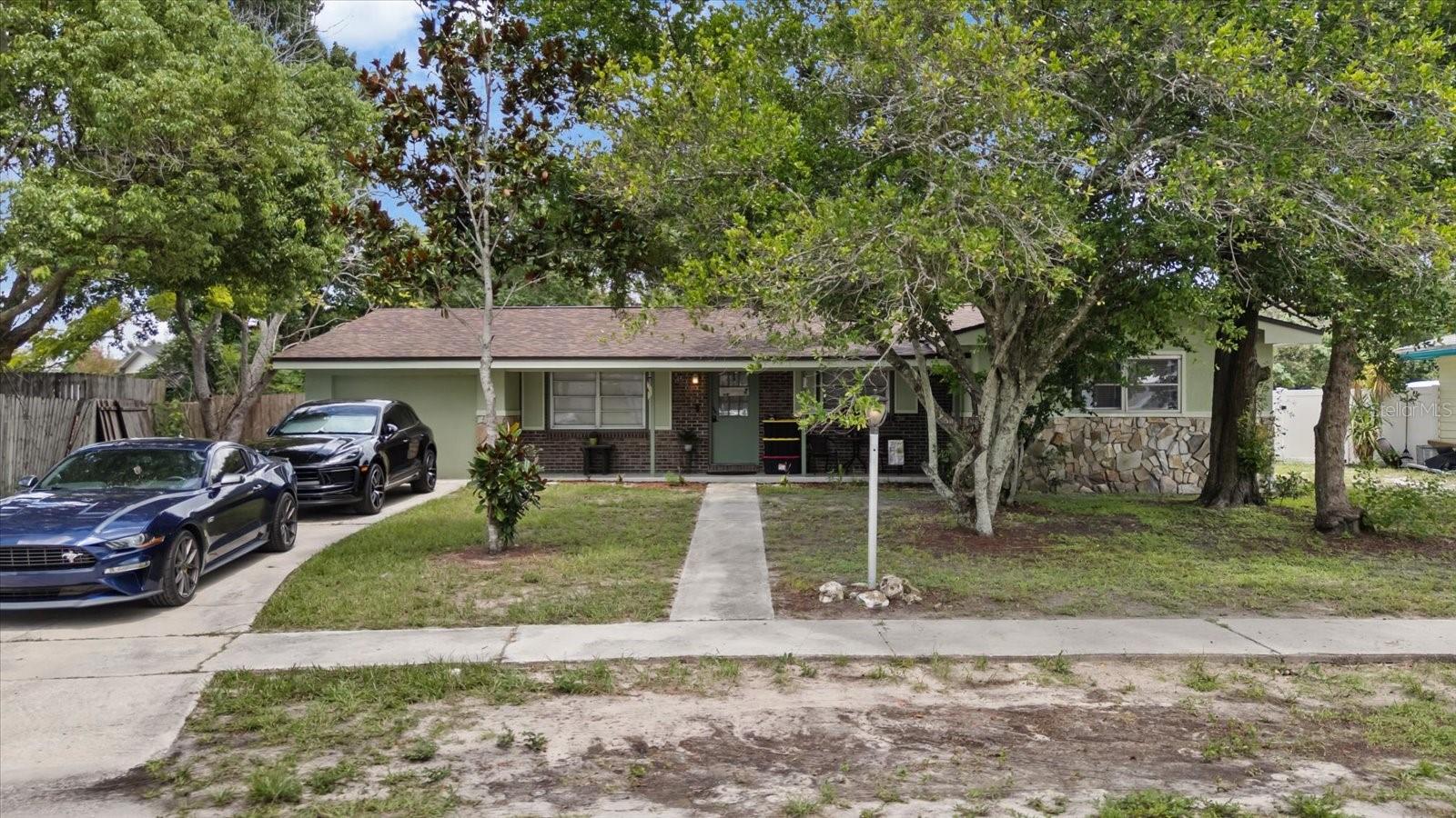 4552 CYNTHIA LN Property Photo 1