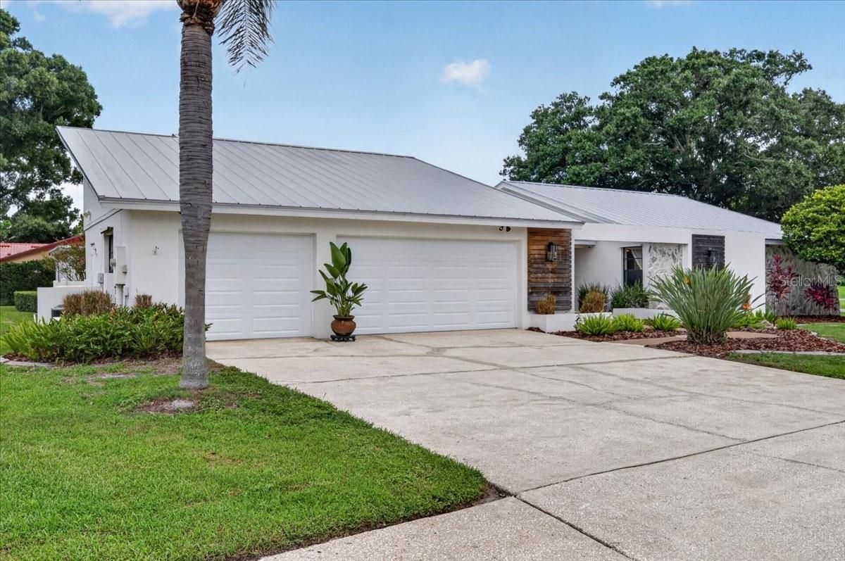 2862 Shady Oak Ct Property Photo 2