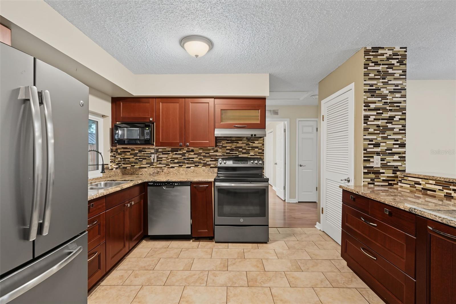 6470 107th Ter Property Photo 12