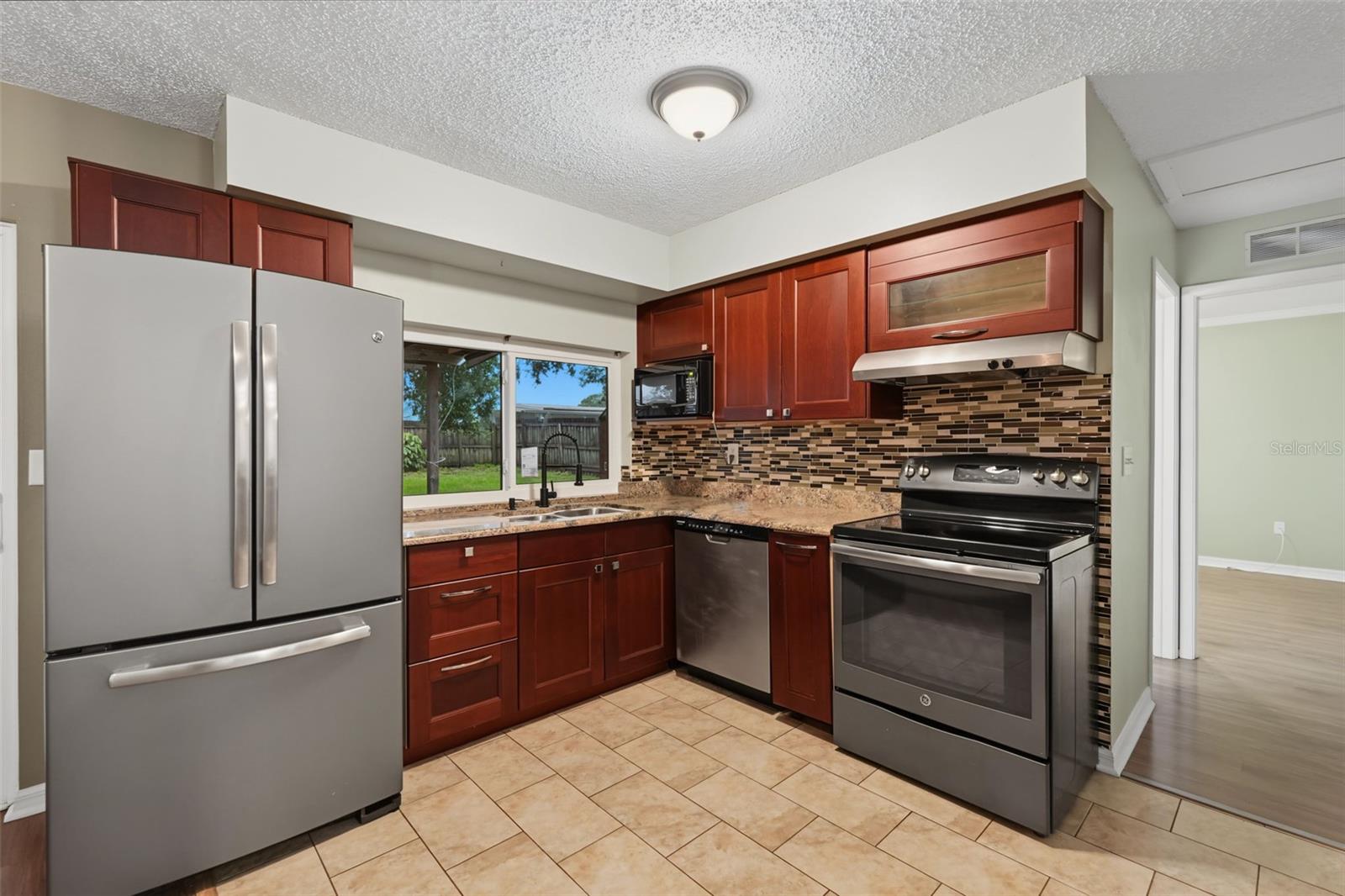 6470 107th Ter Property Photo 13