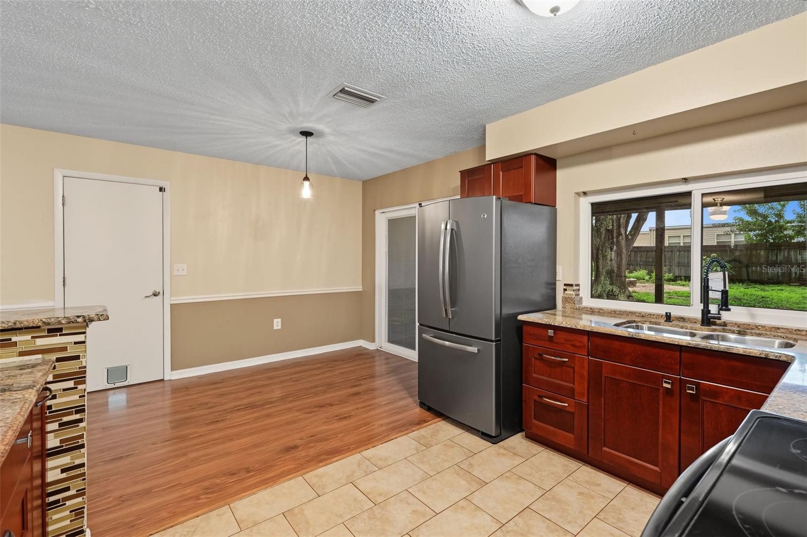 6470 107th Ter Property Photo 16