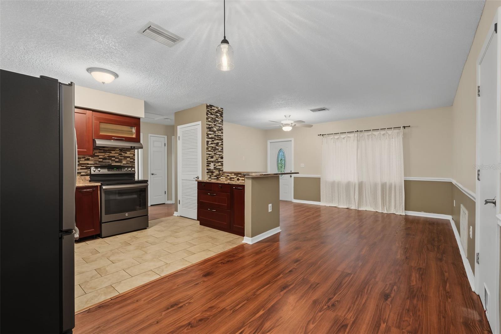6470 107th Ter Property Photo 17