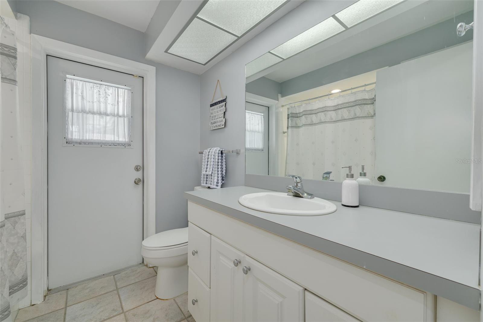 8960 140th St Property Photo 17