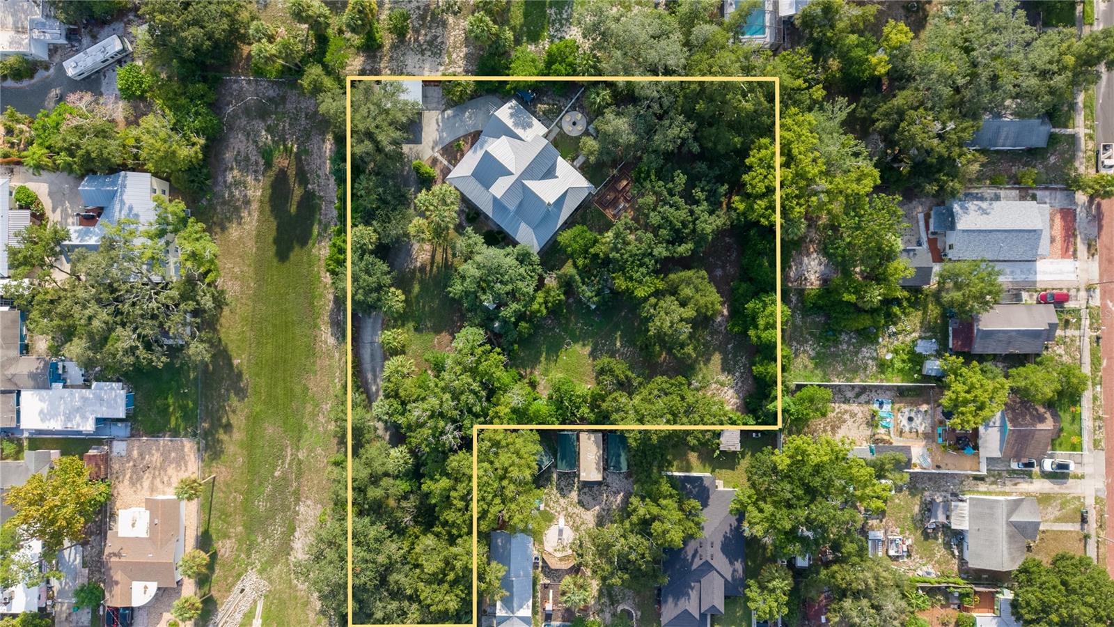 207 N Levis Ave Property Photo 2