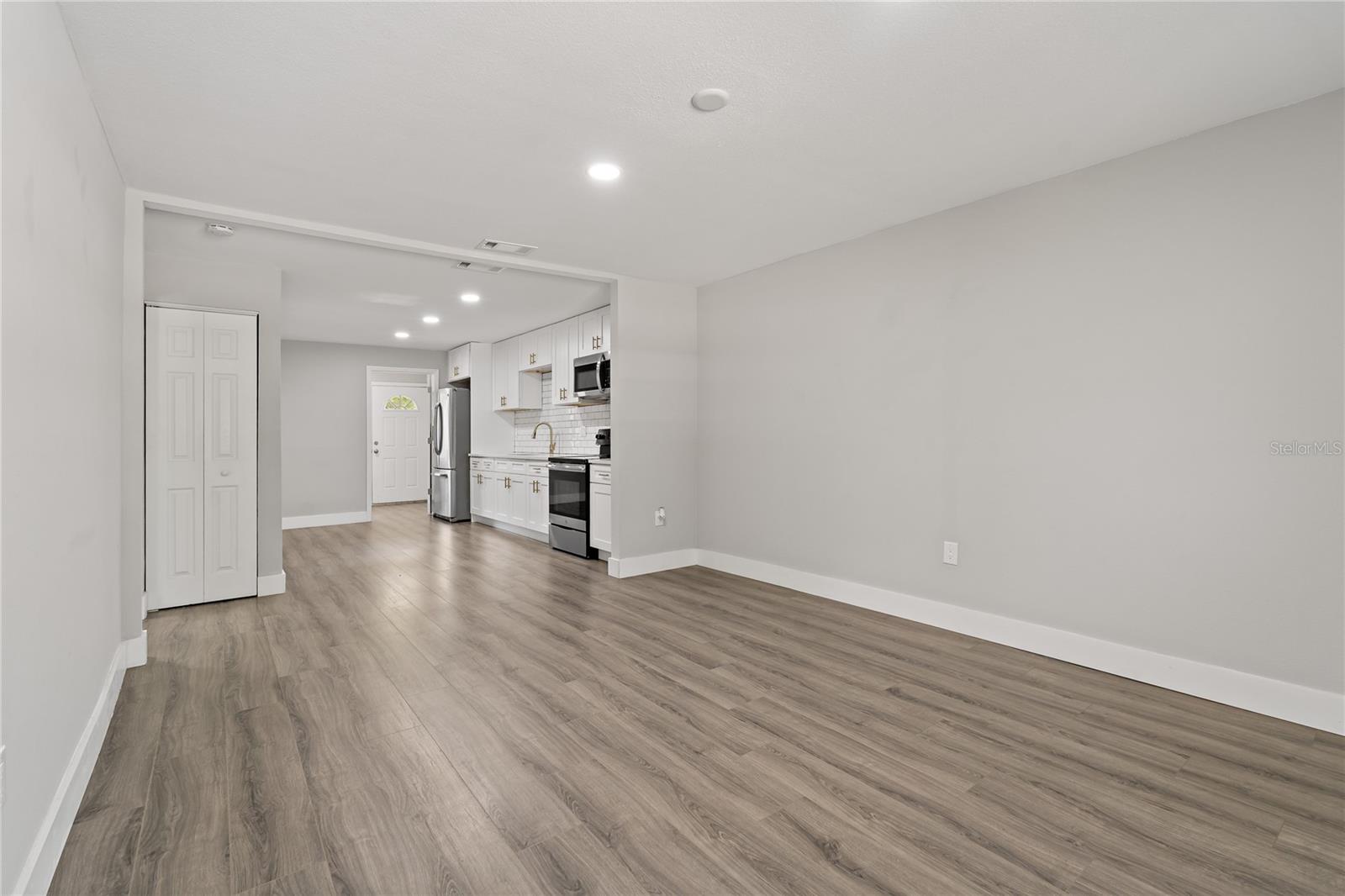 3810 S Randall St Property Photo 4