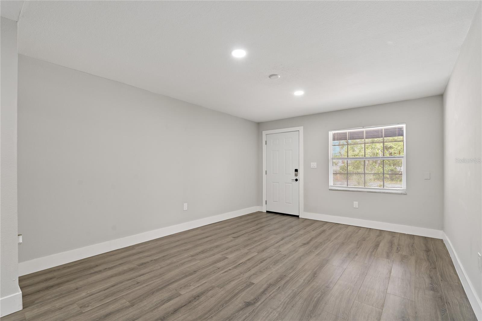 3810 S Randall St Property Photo 5