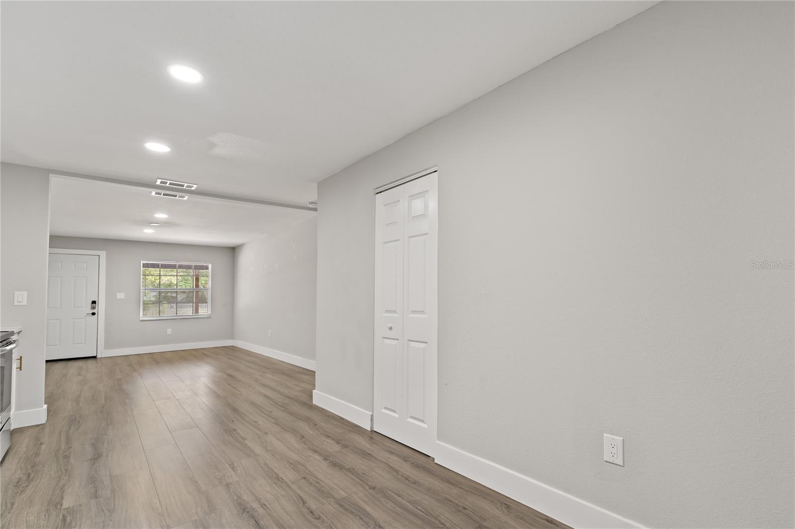 3810 S Randall St Property Photo 10