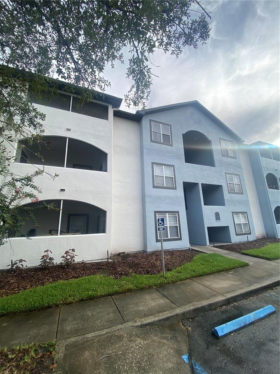 16205 ENCLAVE VILLAGE DR #102 Property Photo 1