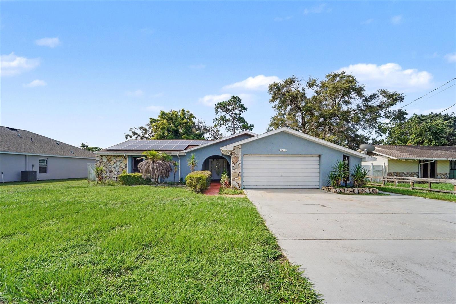 8422 Spring Hill Dr Property Photo 2