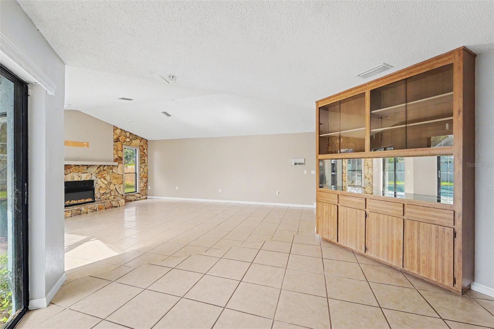 8422 Spring Hill Dr Property Photo 7