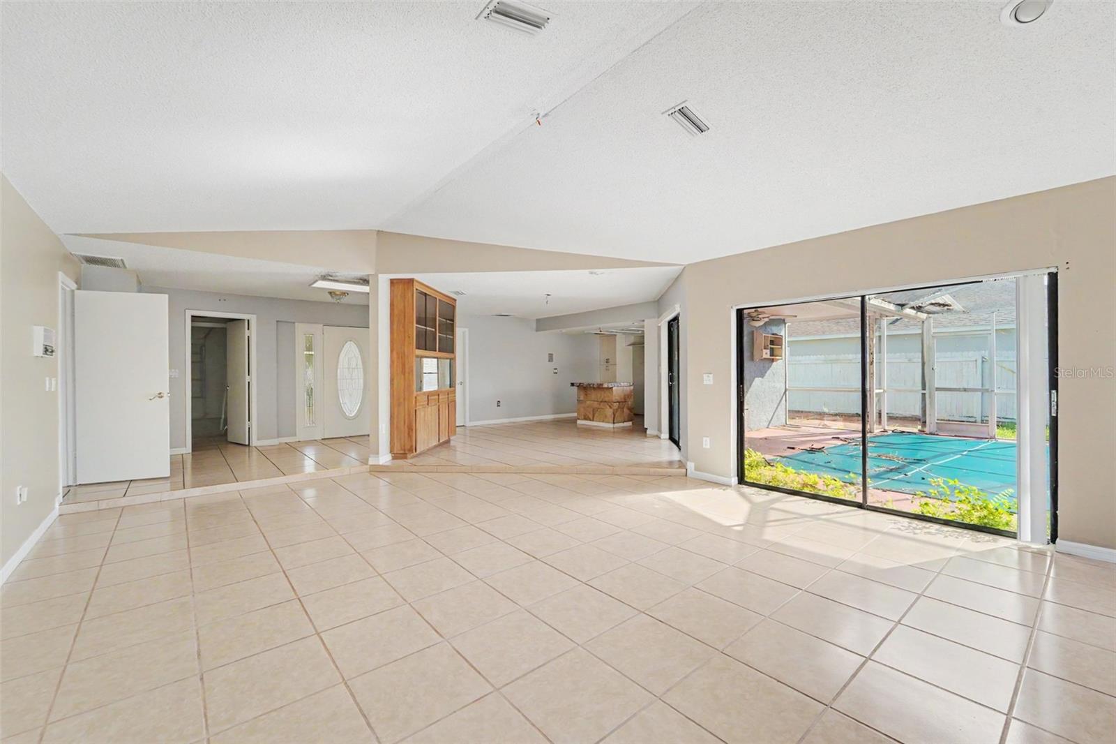 8422 Spring Hill Dr Property Photo 9