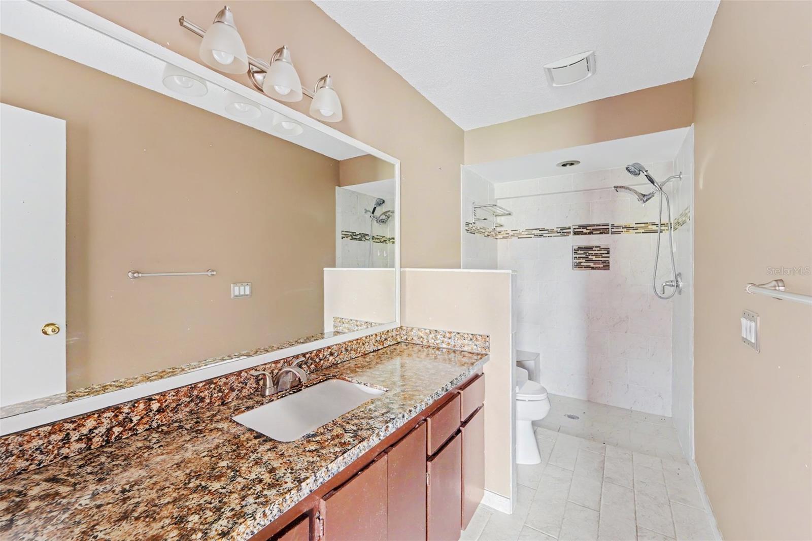 8422 Spring Hill Dr Property Photo 13