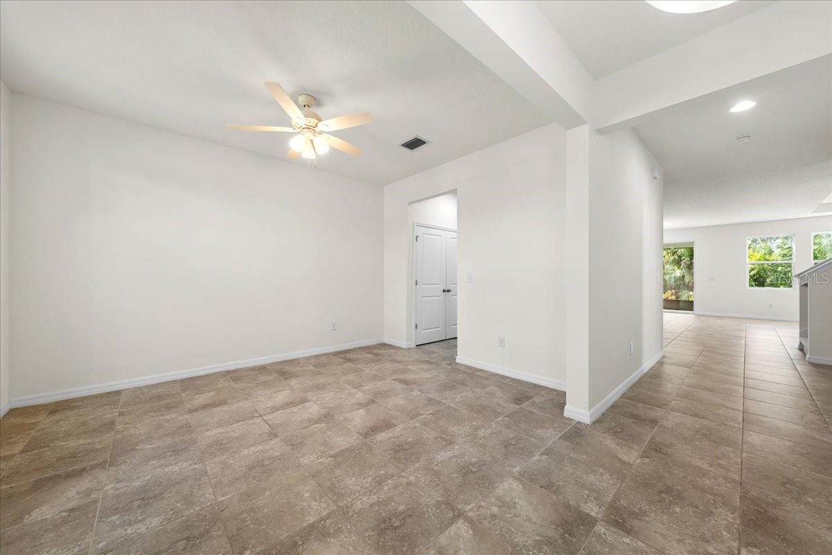 5715 Hevena Ct Property Photo 6