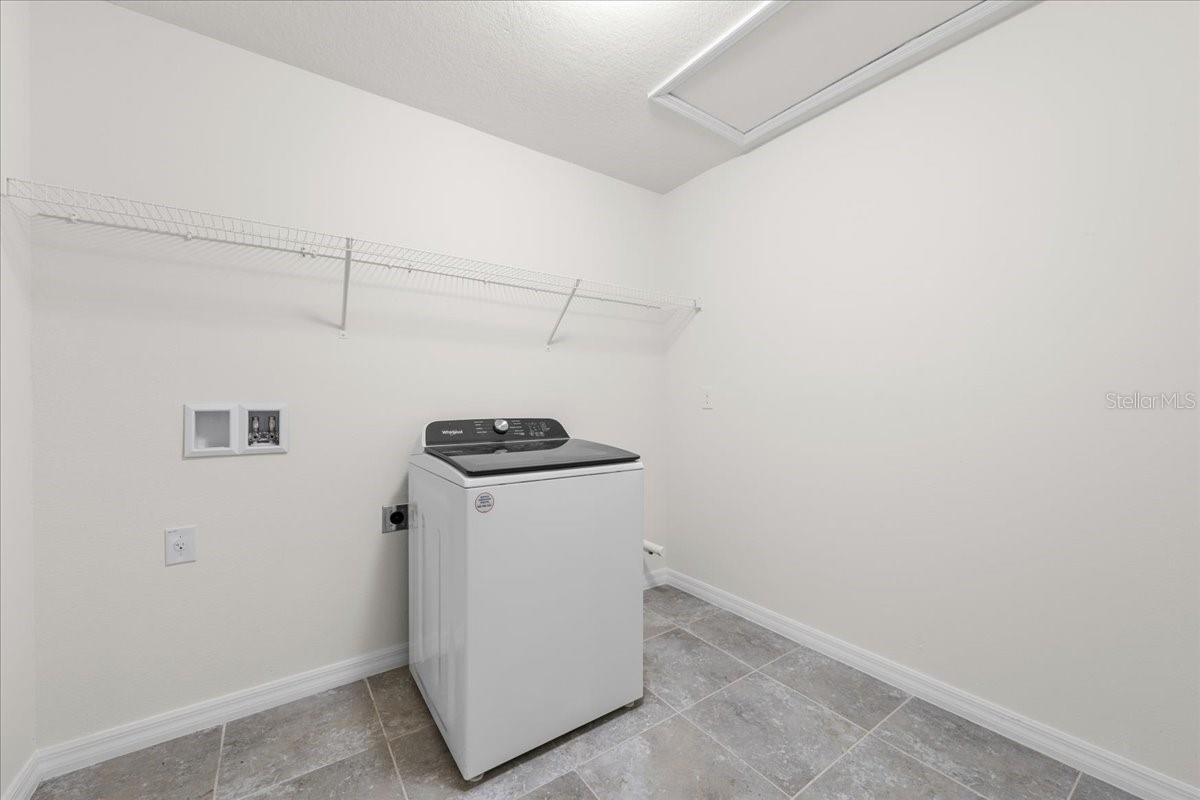 5715 Hevena Ct Property Photo 37