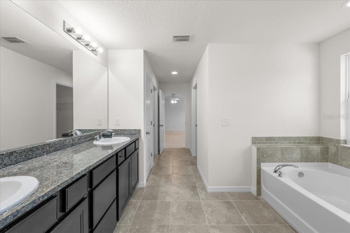 5715 Hevena Ct Property Photo 46