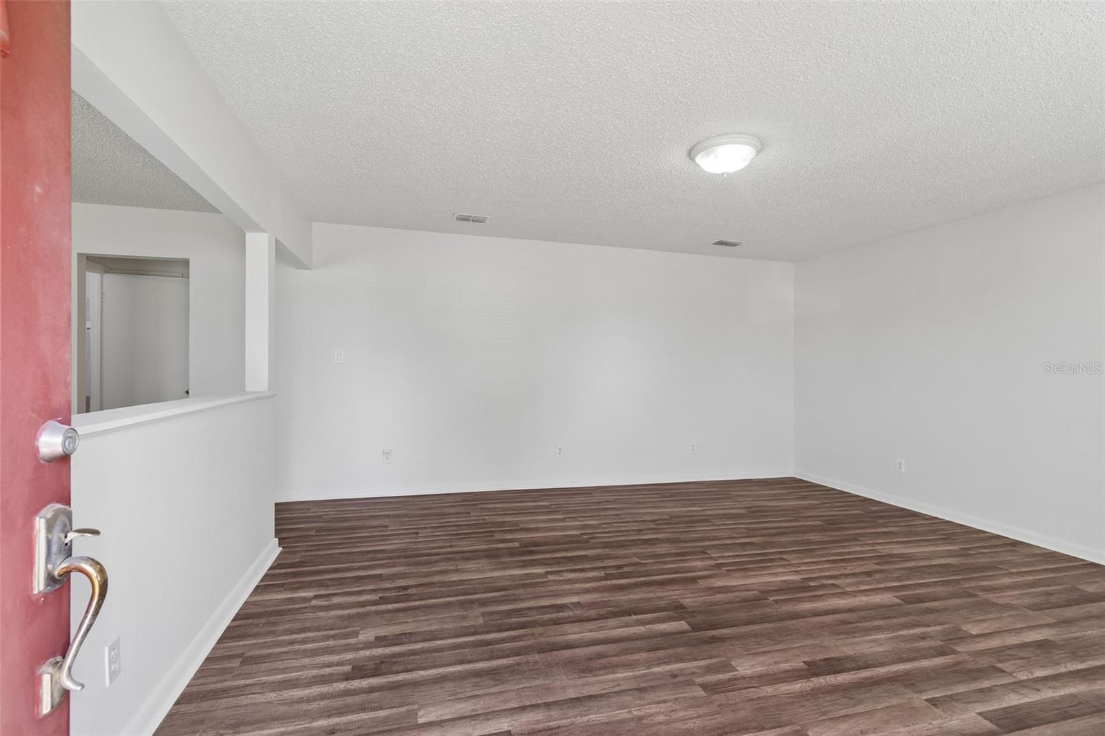 6711 Interbay Blvd Property Photo 2