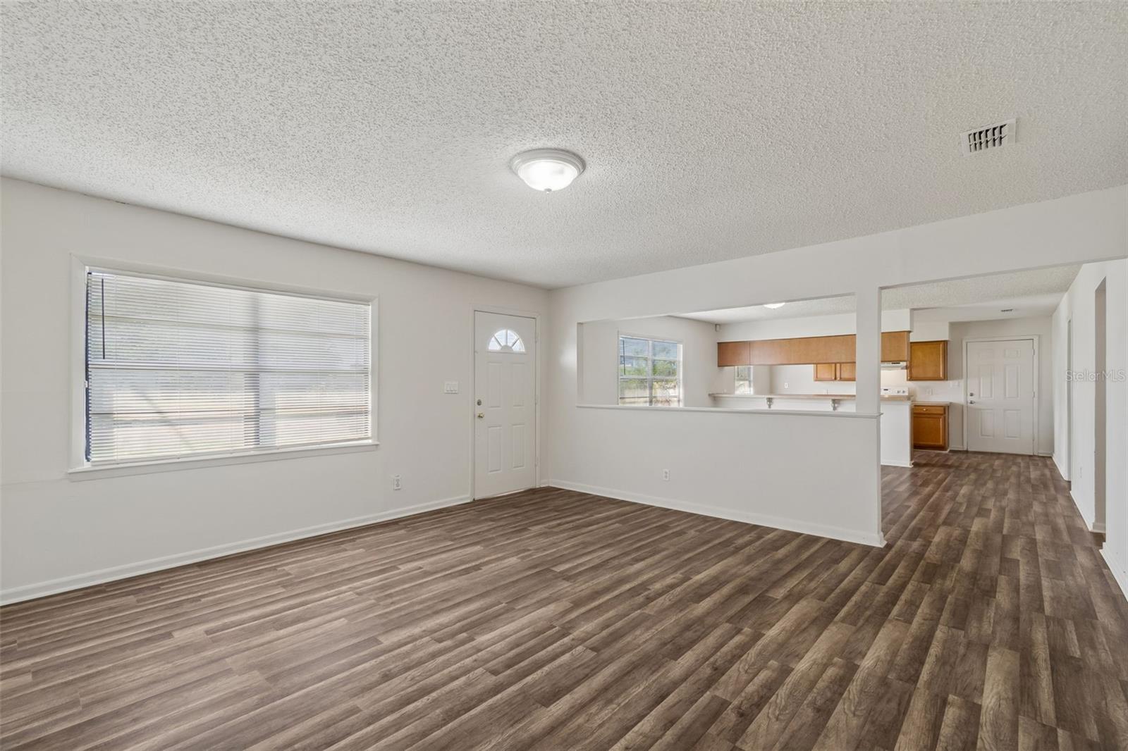 6711 Interbay Blvd Property Photo 3
