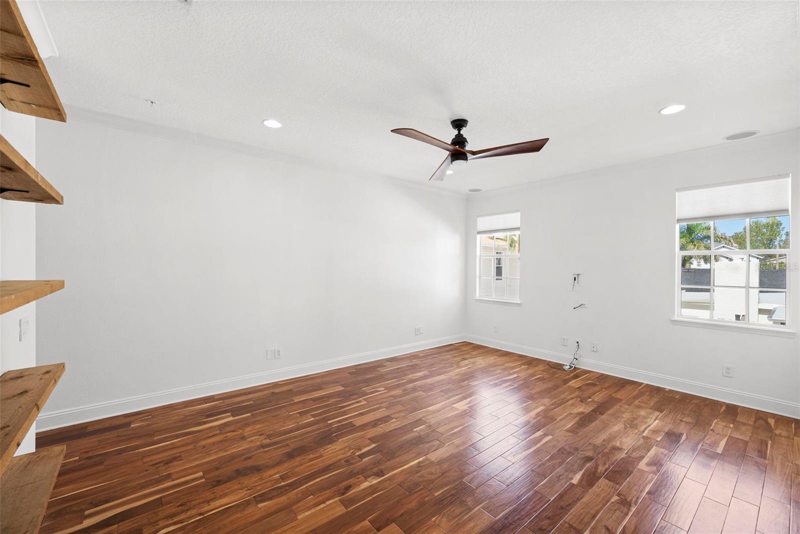 2605 Espana Ct Property Photo 10