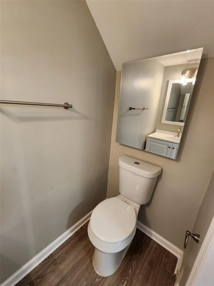 701 1st St #2 Property Photo 6
