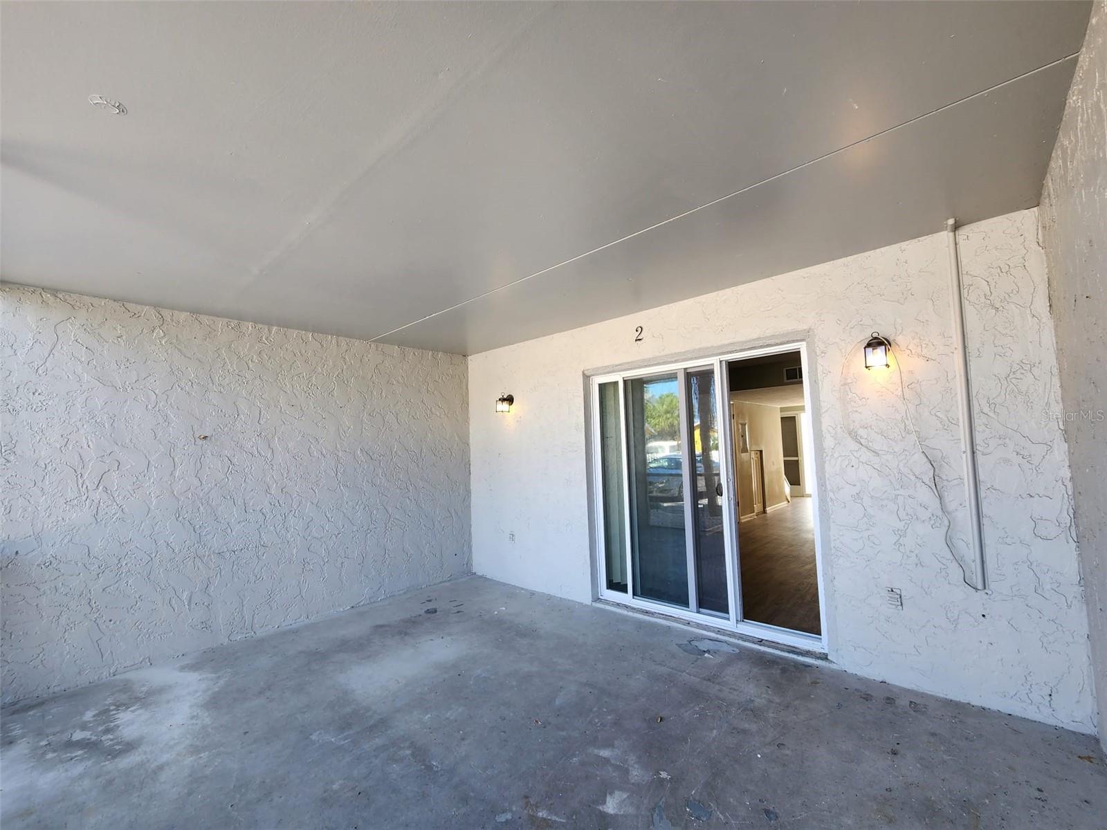 701 1st St #2 Property Photo 8