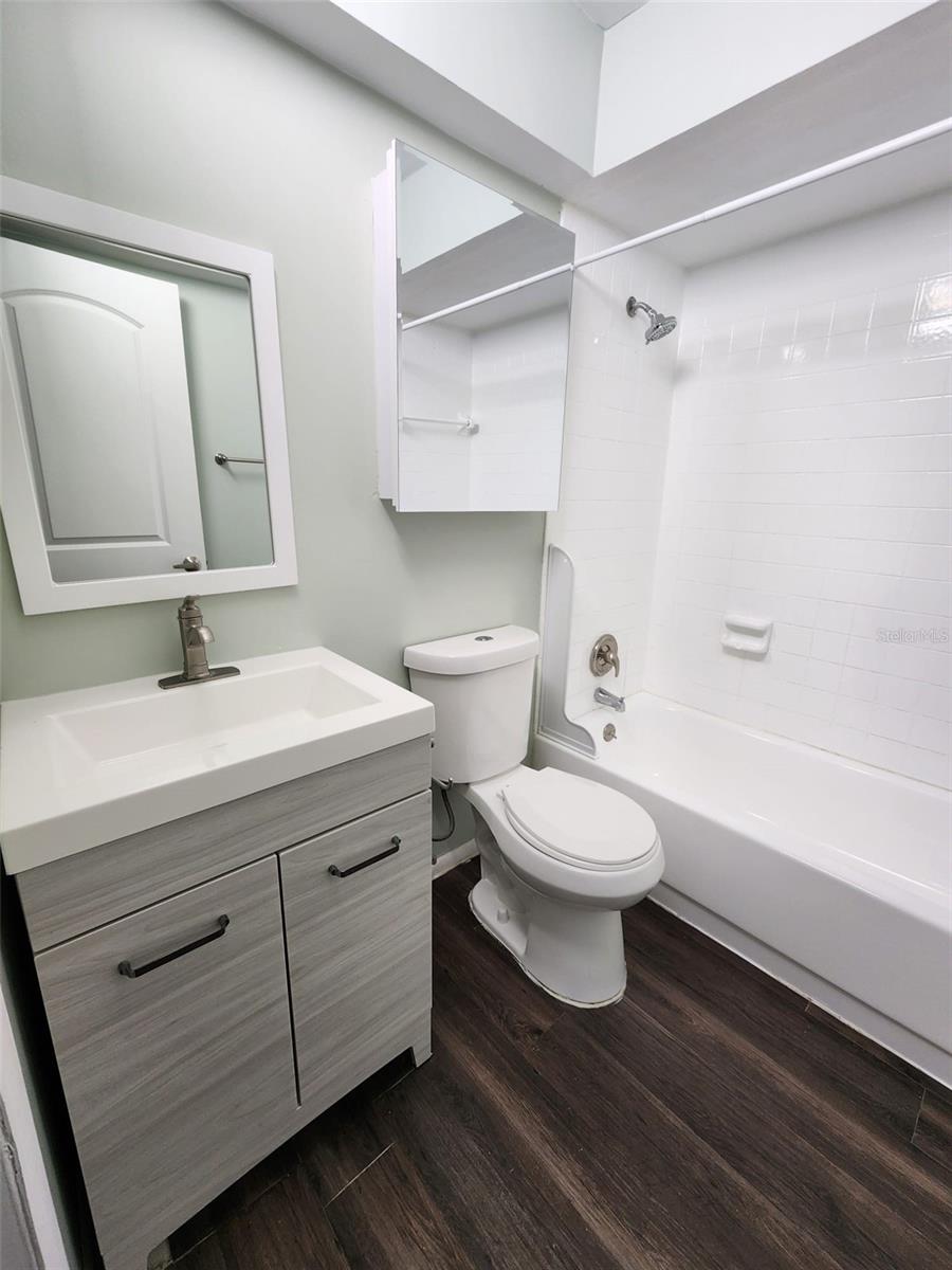 701 1st St #2 Property Photo 16