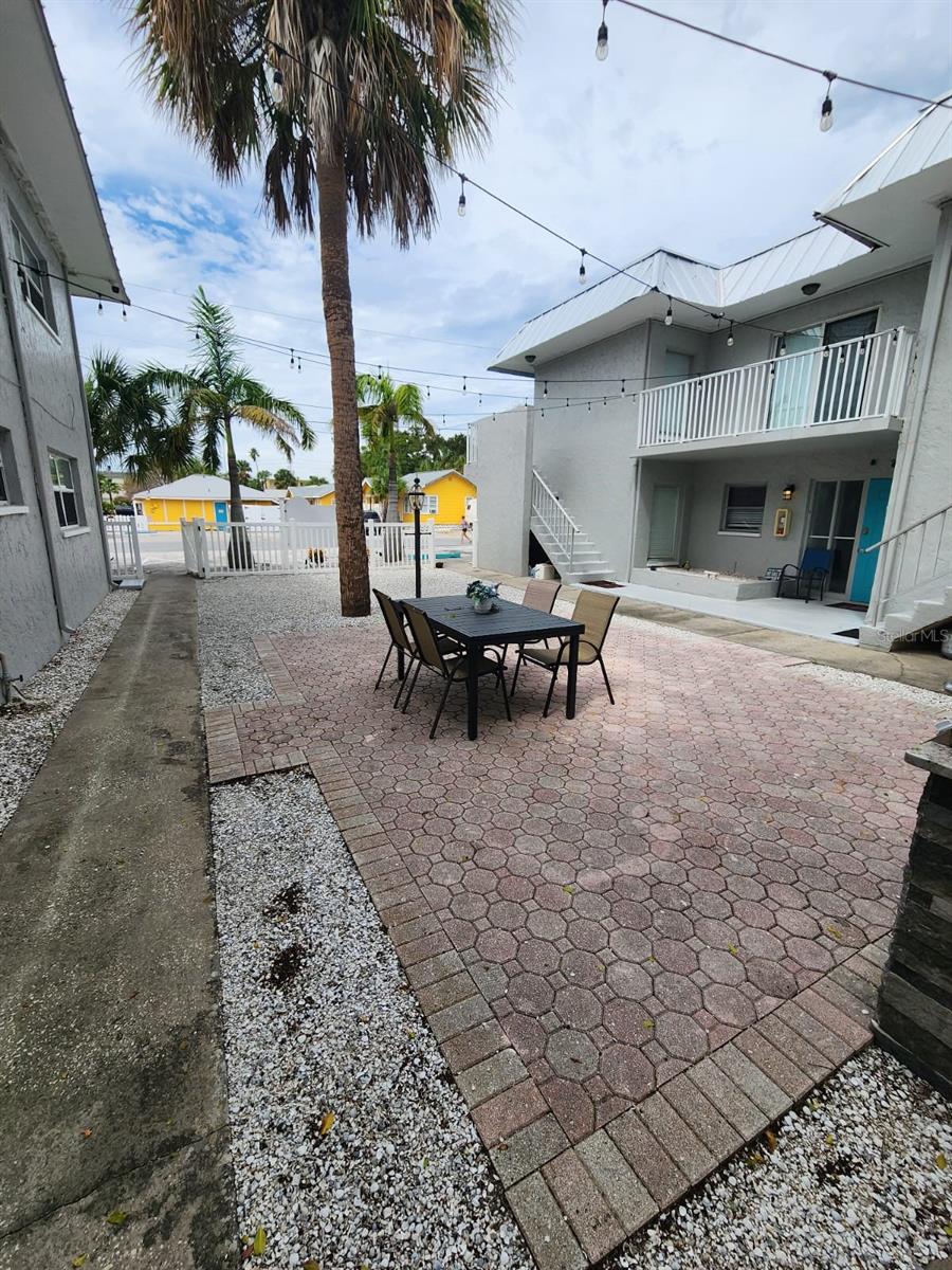 701 1st St #2 Property Photo 18