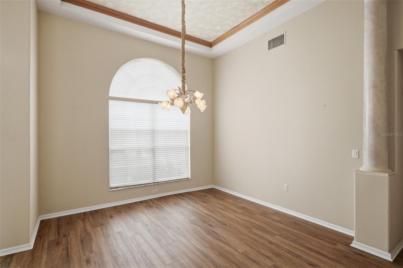 926 E Triple Crown Loop Property Photo 5