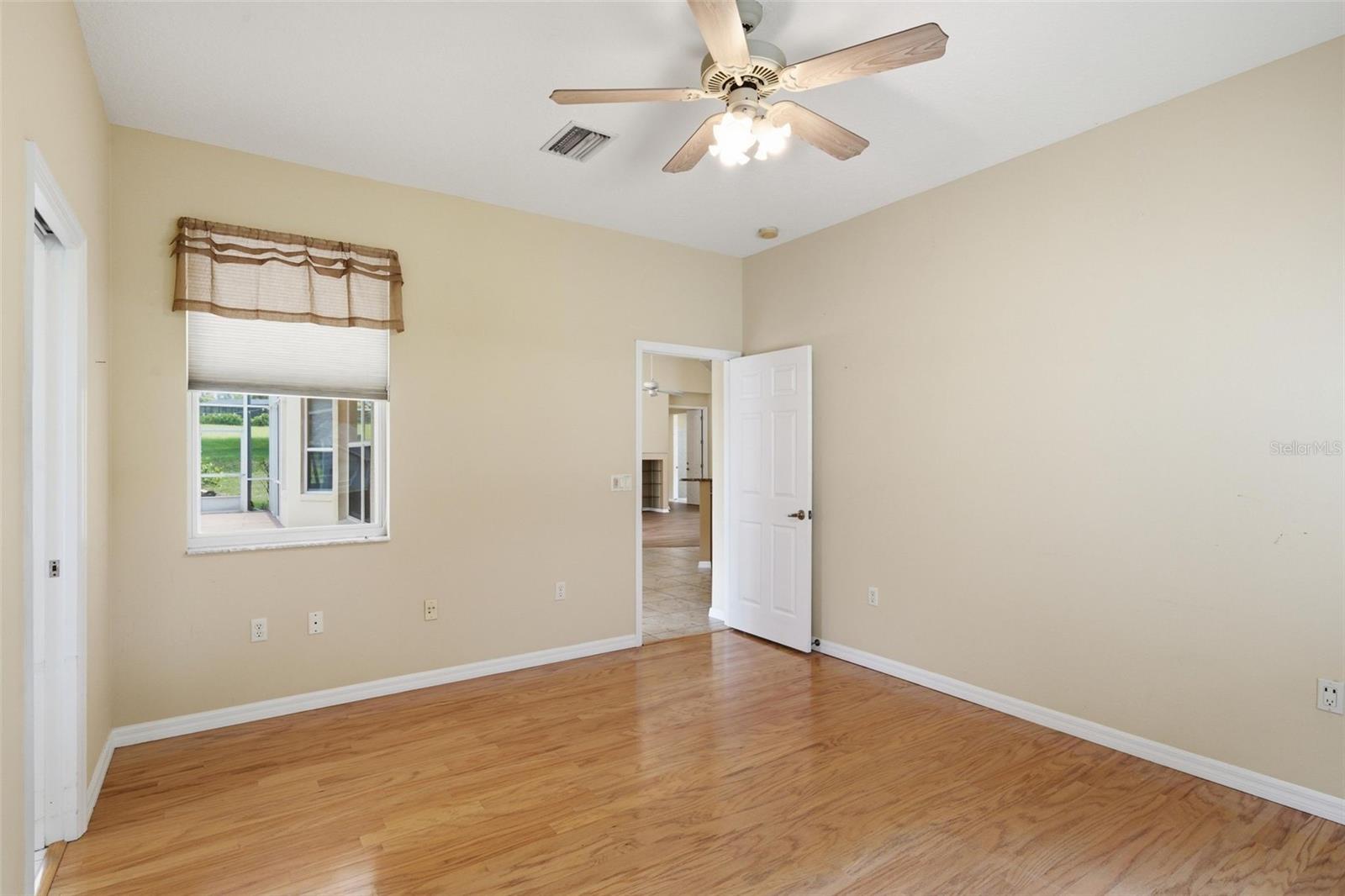 926 E Triple Crown Loop Property Photo 11