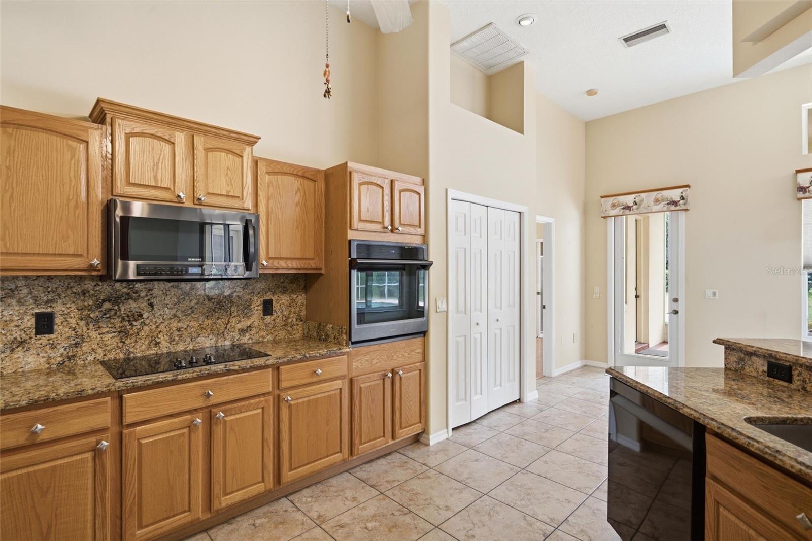 926 E Triple Crown Loop Property Photo 25