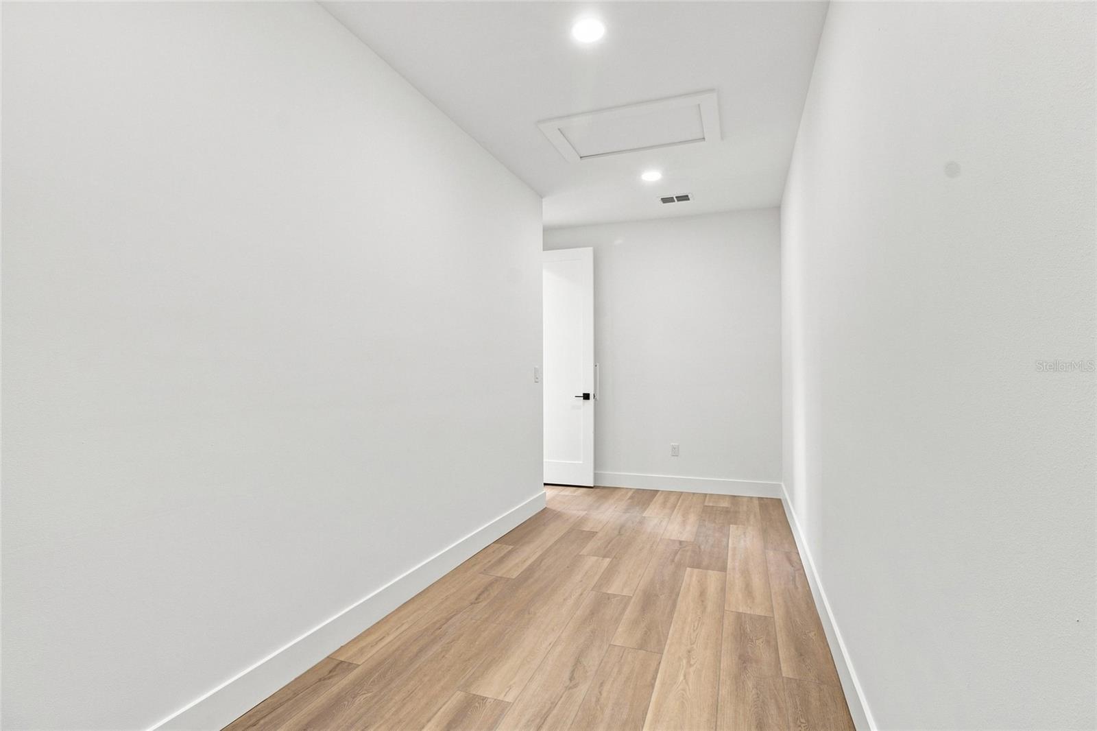 4122 W Nassau St Property Photo 32