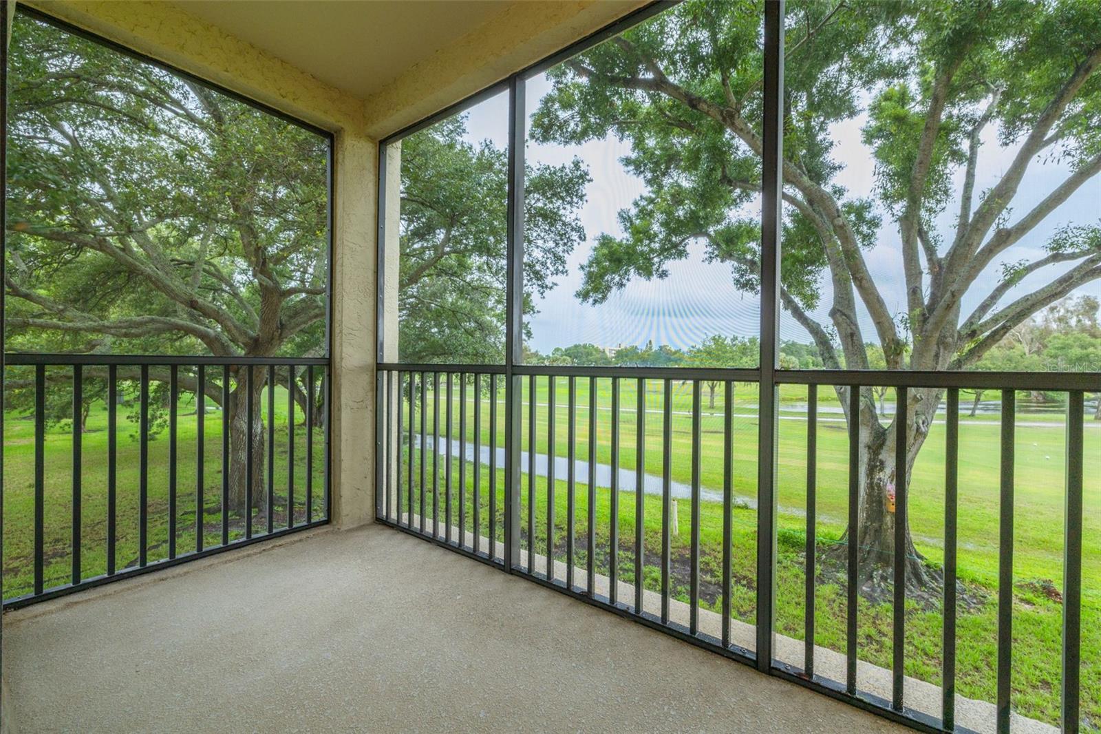 700 Starkey Rd #323 Property Photo 9
