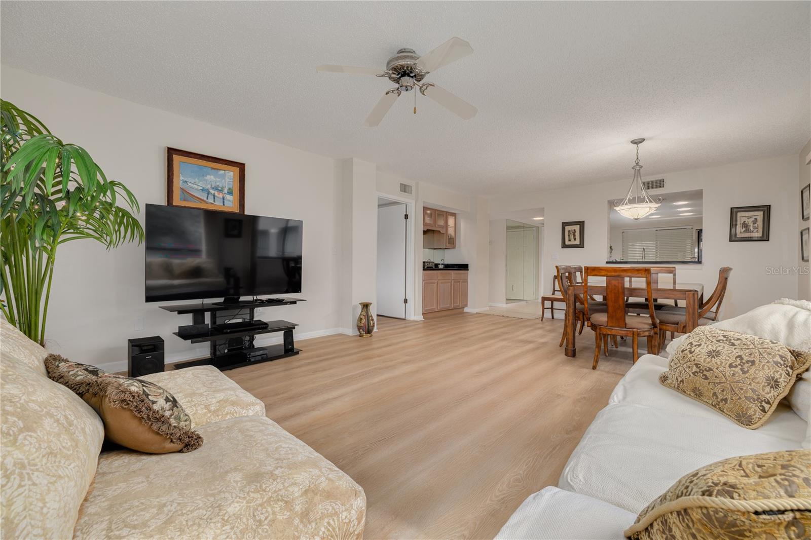 700 Starkey Rd #323 Property Photo 11