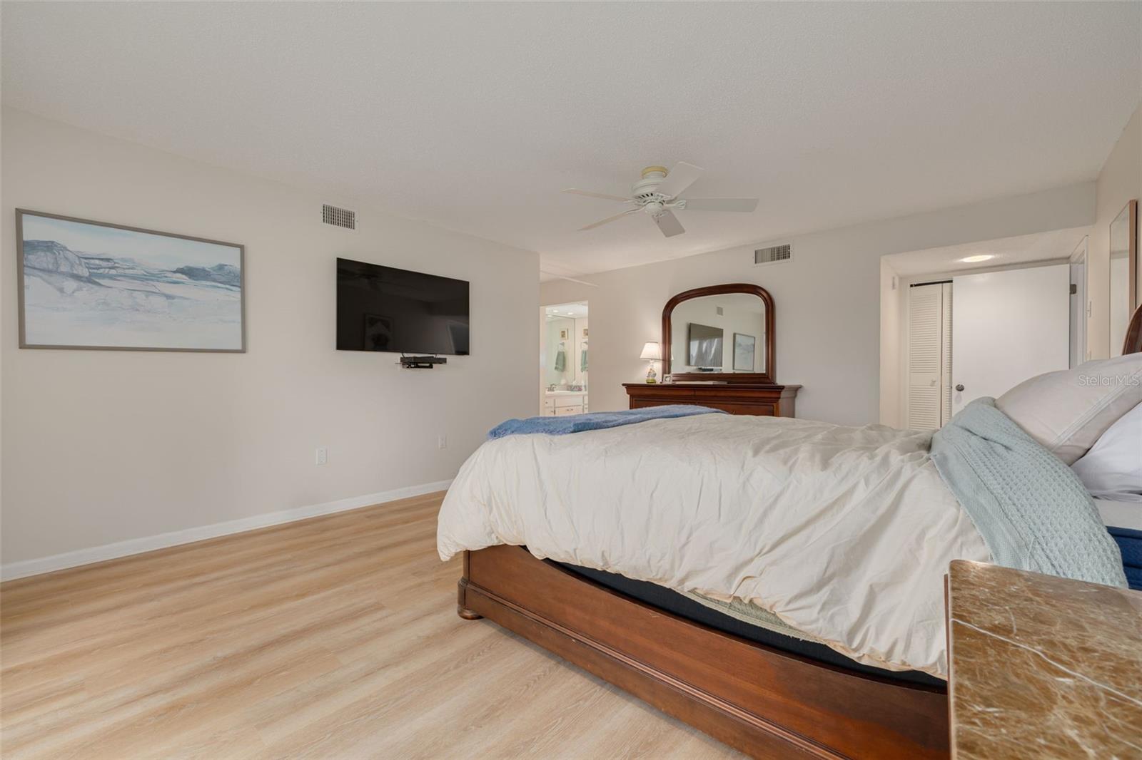 700 Starkey Rd #323 Property Photo 20