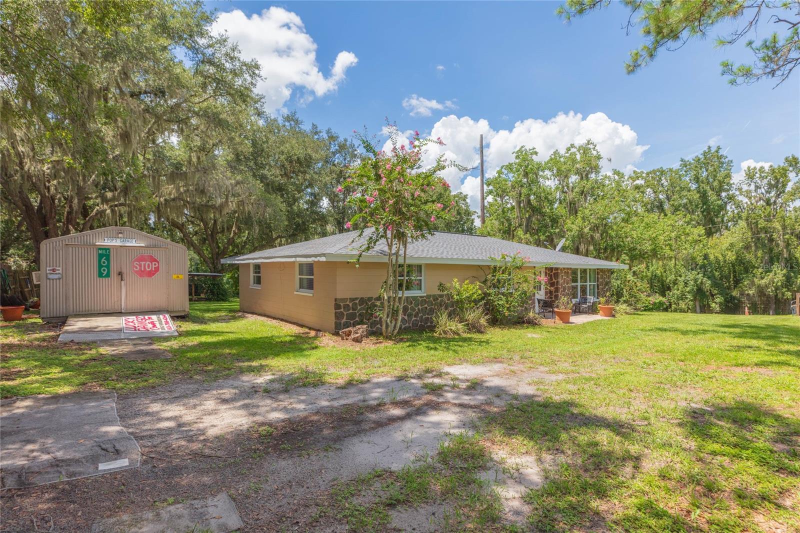 8719 Handcart Rd Property Photo 2