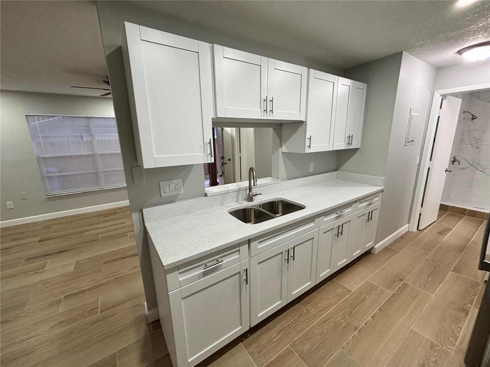 14025 Village View Dr Property Photo 4