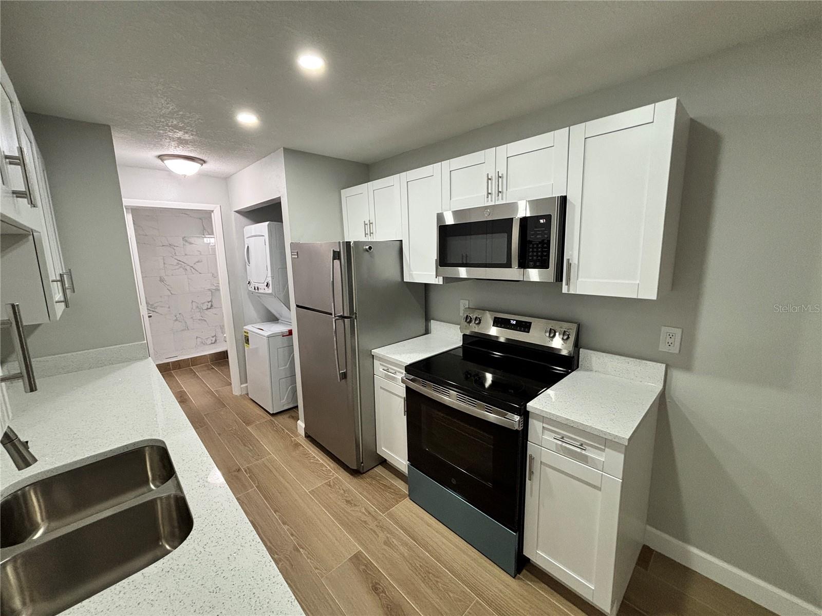 14025 Village View Dr Property Photo 7