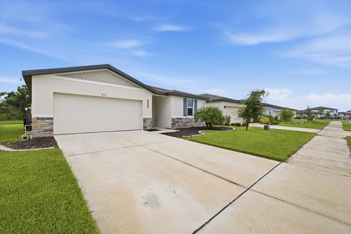 10119 Daybreak Gln Property Photo 2