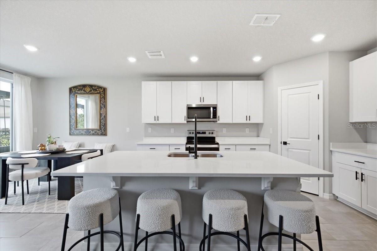10119 Daybreak Gln Property Photo 6