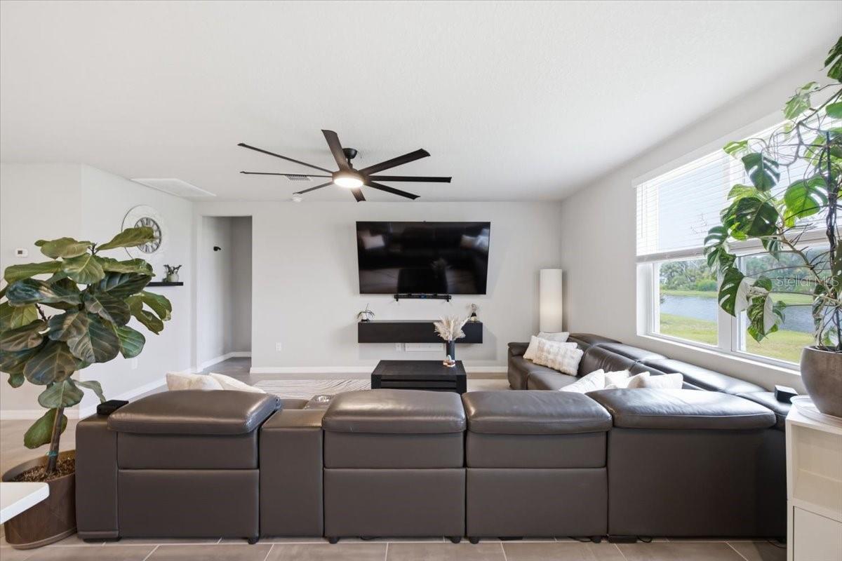 10119 Daybreak Gln Property Photo 7