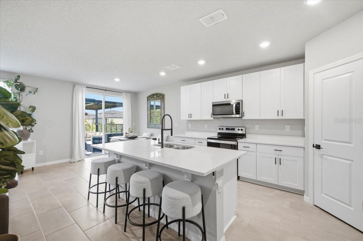 10119 Daybreak Gln Property Photo 8