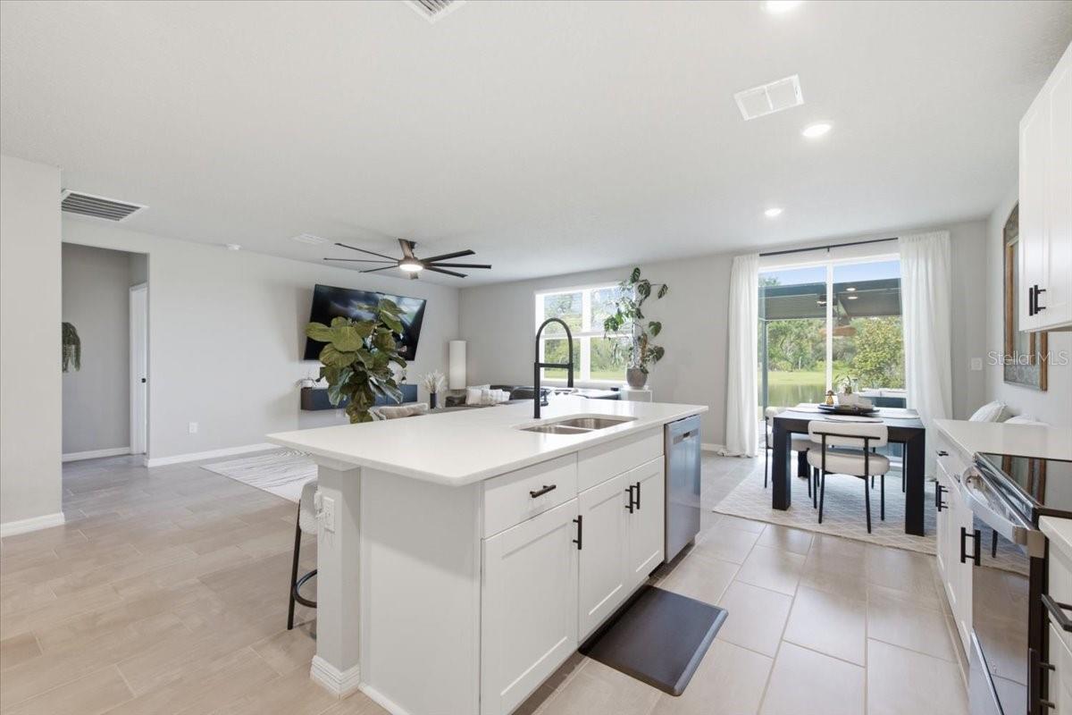 10119 Daybreak Gln Property Photo 9