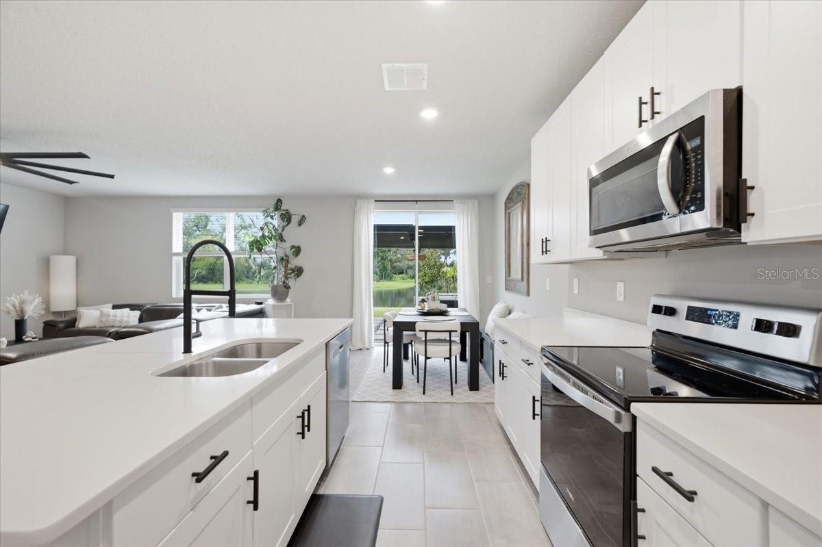 10119 Daybreak Gln Property Photo 10