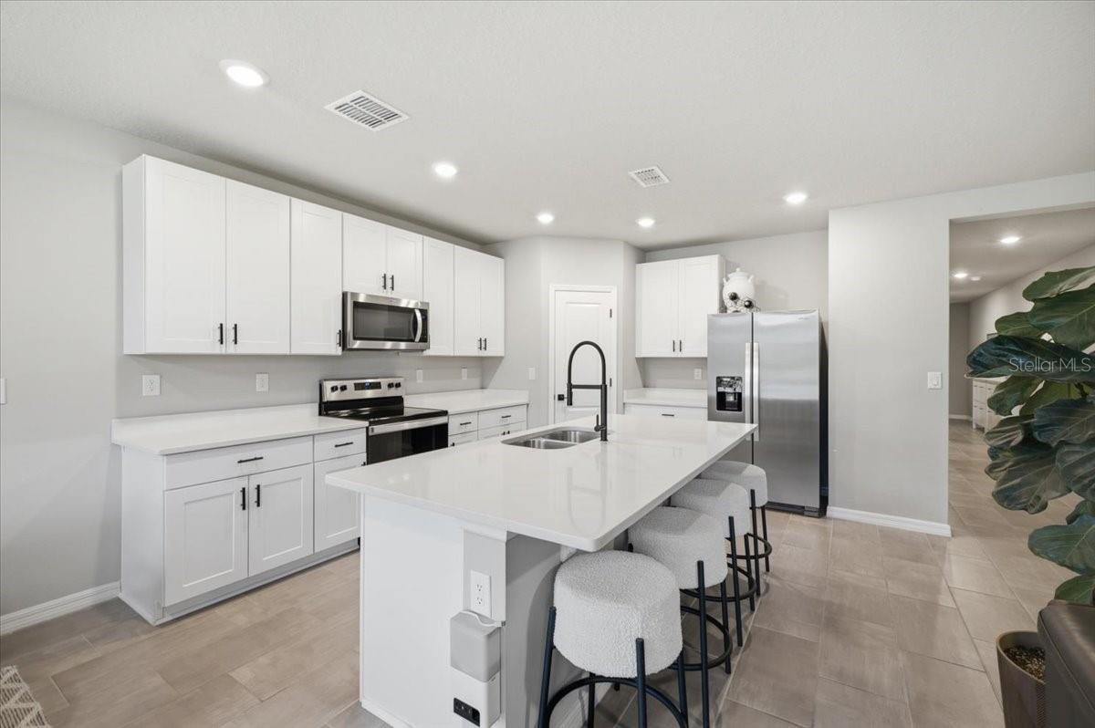 10119 Daybreak Gln Property Photo 12