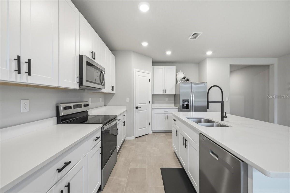 10119 Daybreak Gln Property Photo 14
