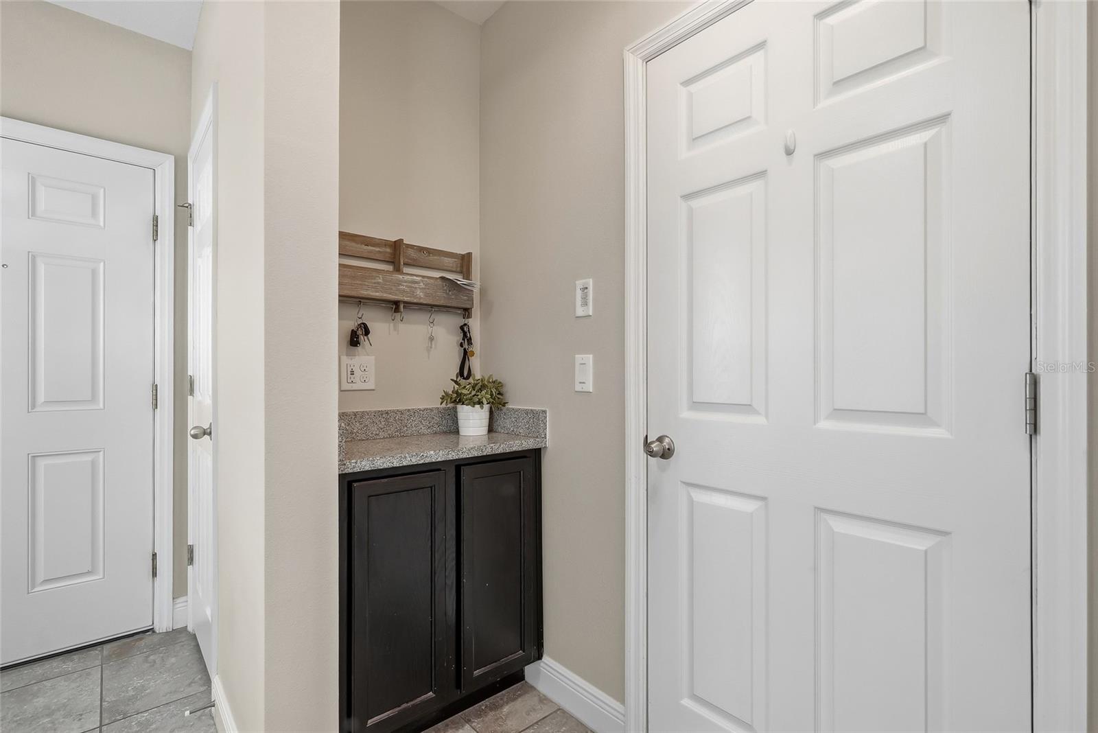 10229 Newminster Loop Property Photo 5