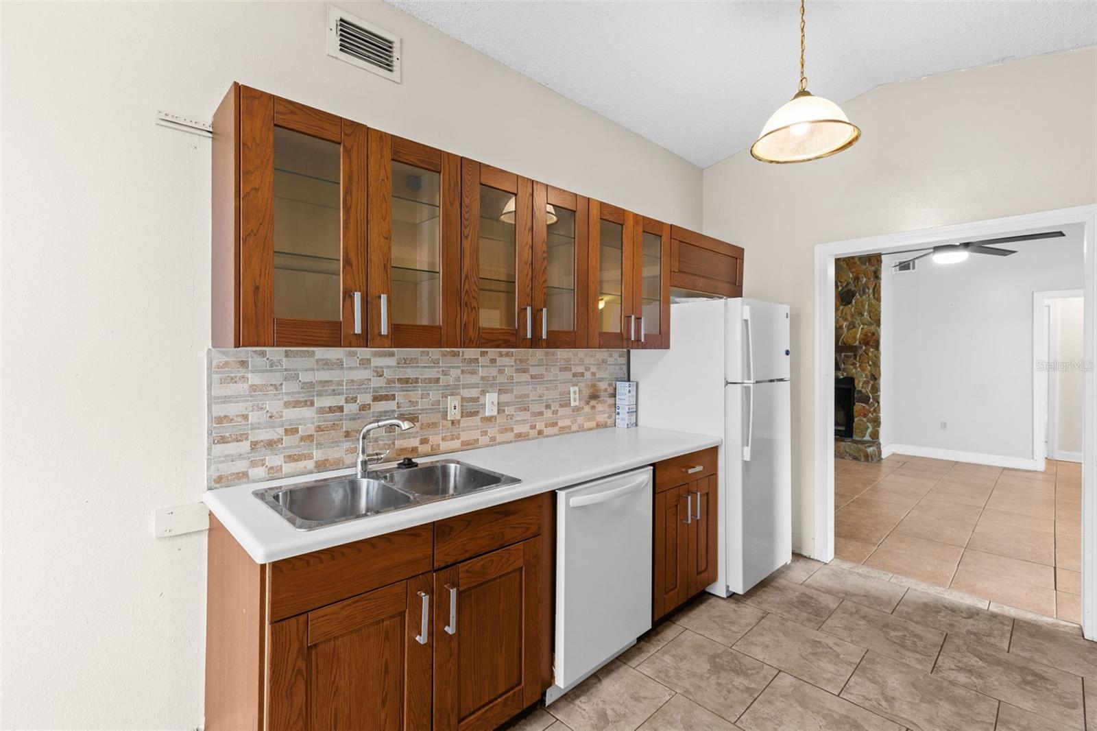 629 Stillview Cir Property Photo 10