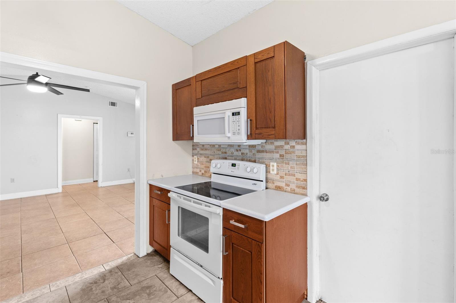 629 Stillview Cir Property Photo 11