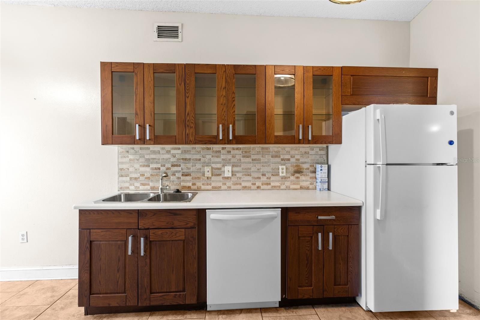 629 Stillview Cir Property Photo 13